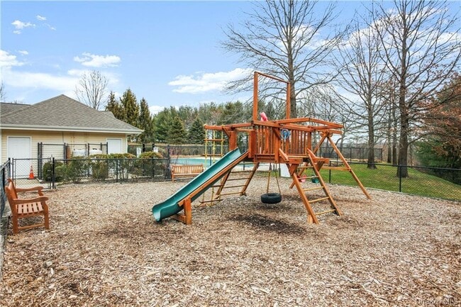 Building Photo - 42 Miller Cir