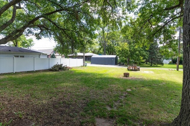 Building Photo - MOVE IN SPECIAL until 7/30/26!