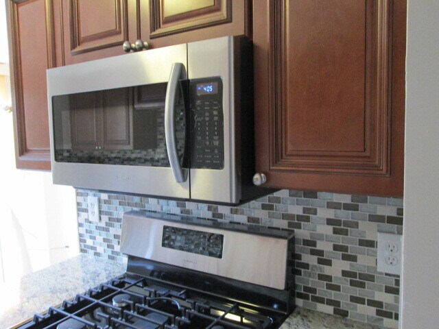 KITCHEN - 430 Thoreau St