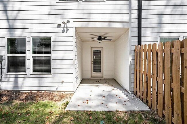 Building Photo - 3132 Washburn St SE