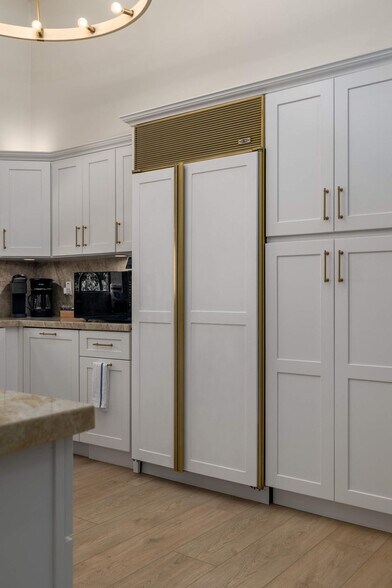 Building Photo - 357 Playa Del Sur St