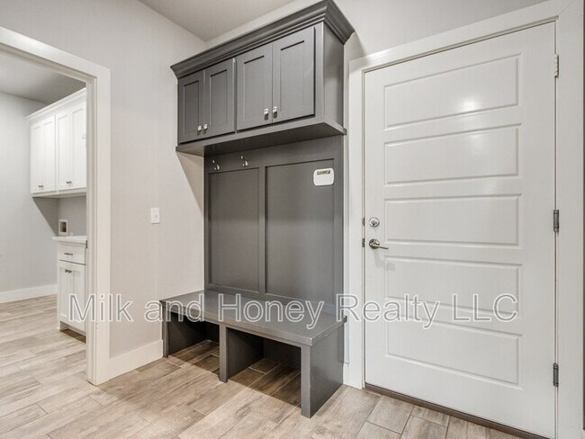 Building Photo - 14525 Rochefort Ln