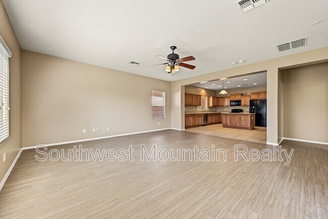Building Photo - 2346 N Monticello Dr