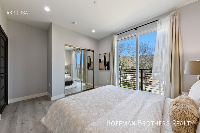 Building Photo - 13621 N Fellows Ave