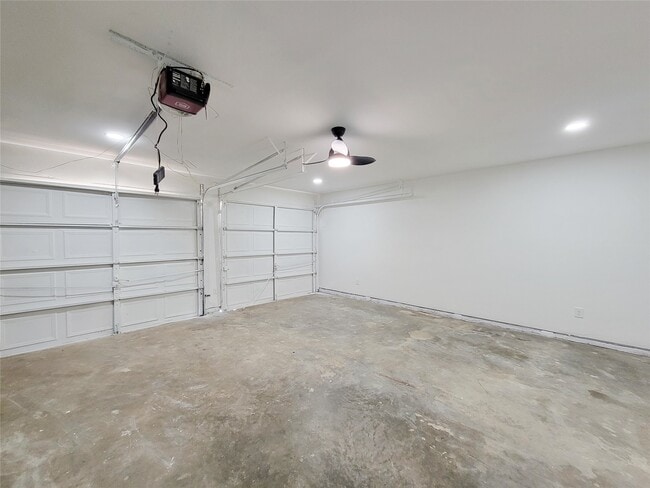 Building Photo - 10614 Bainbridge St