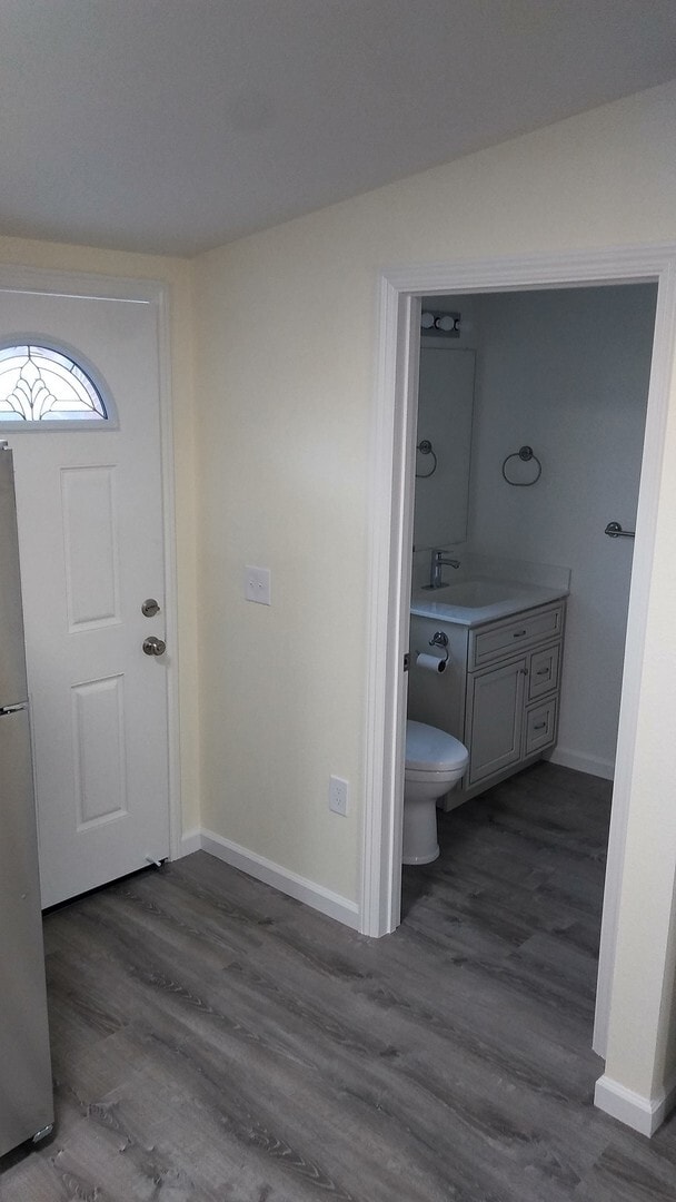 Building Photo - Brand new in law/studio unit with private ...