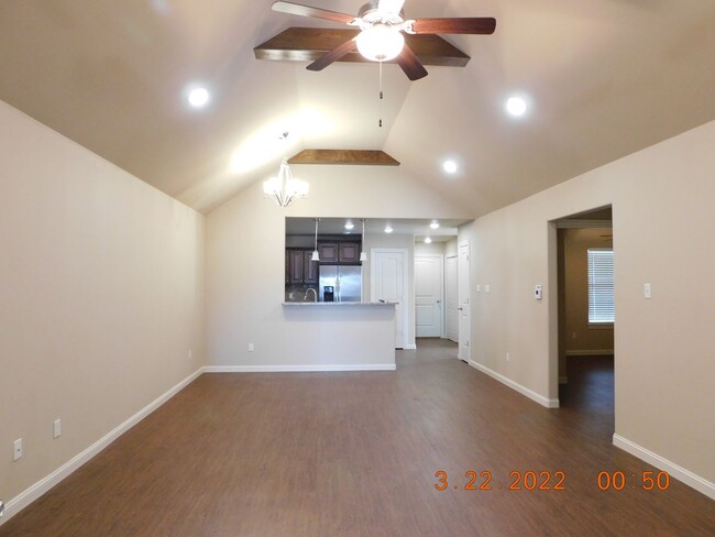 Building Photo - Luxury 3 bedroom 2 bath near Chaffee Commu...