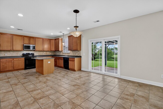 Building Photo - 152 Spindle Way