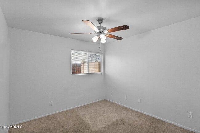 Building Photo - 1808 E Center Ln