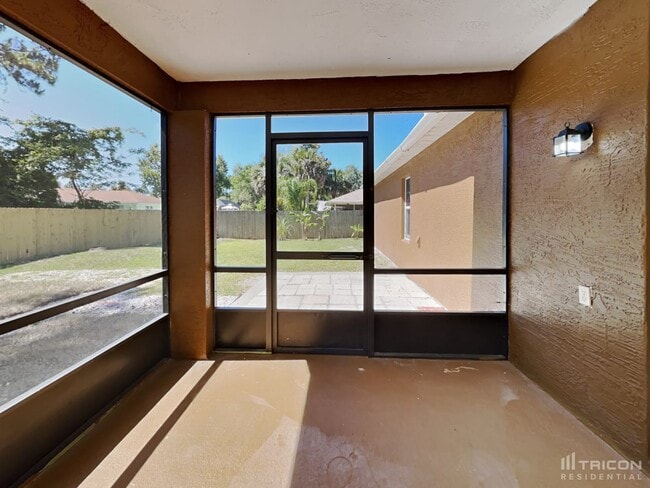 Building Photo - 24 Pineland Ln