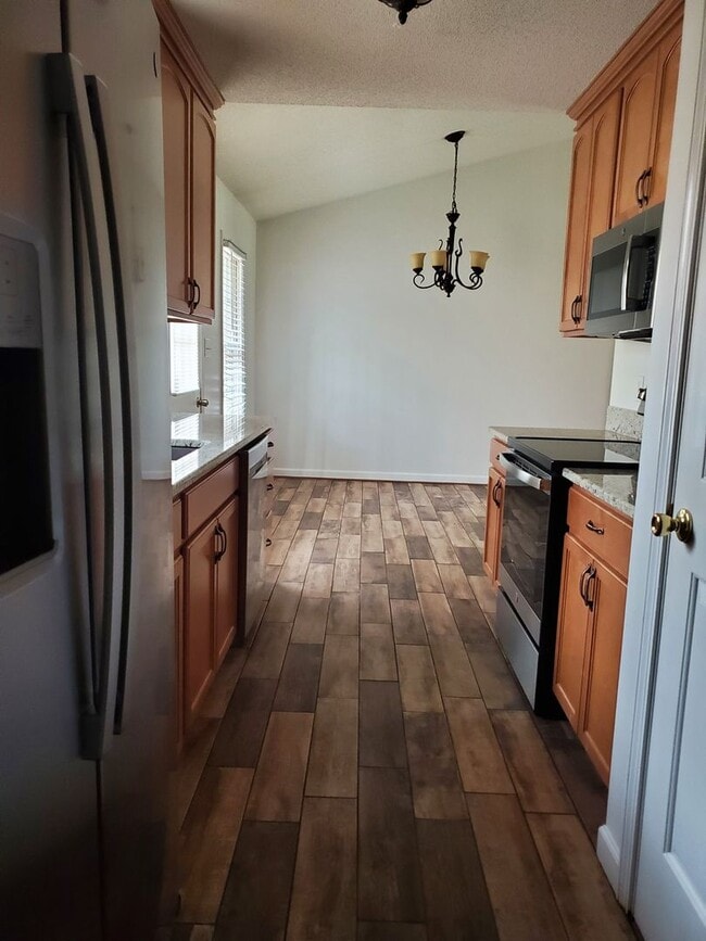Building Photo - Ready to move in!