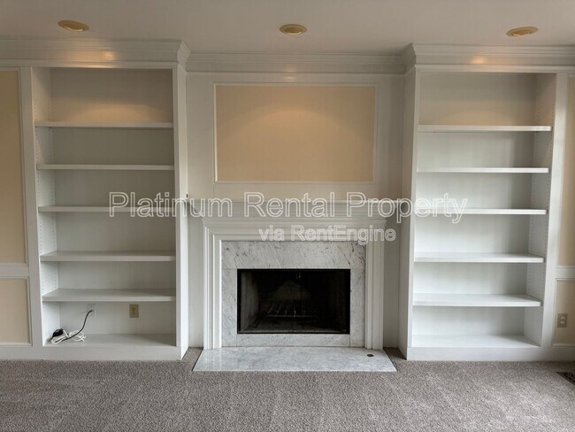 Building Photo - 11670 Dunhill Pl Dr