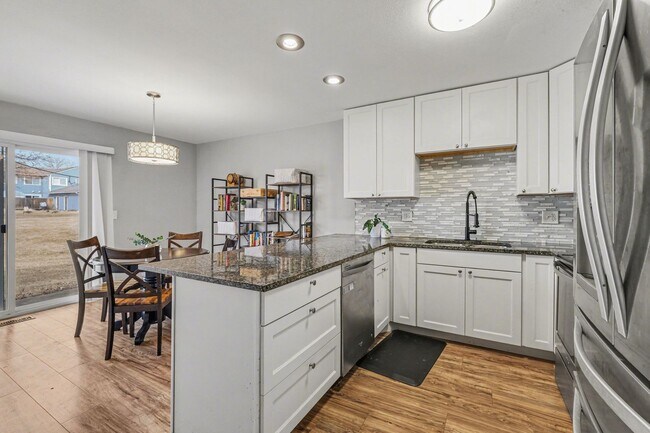 Building Photo - Updated 3-Bedroom Condo Near Downtown Fort Collins!