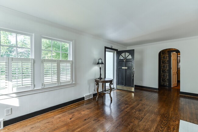 Building Photo - 511 Cannons Ln