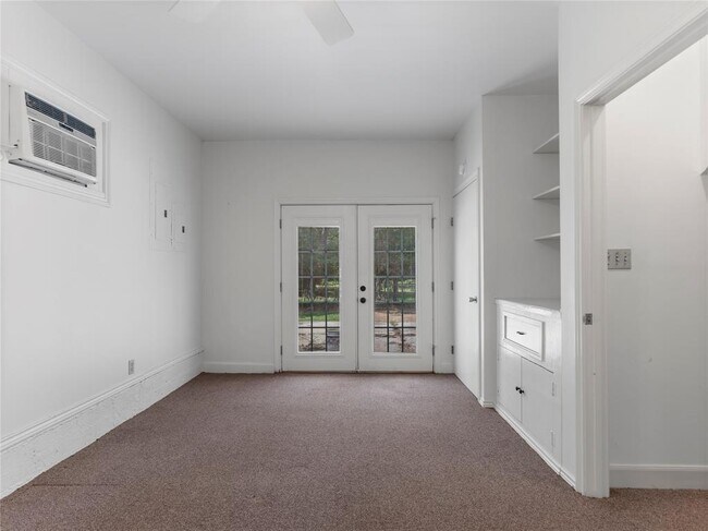 Building Photo - 5215 Skinner Ln