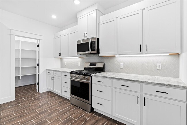 Building Photo - 87 N Banner Ave