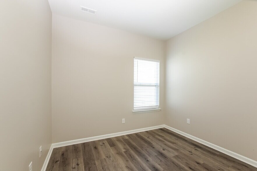 Building Photo - 11125 Pond Valley Ct