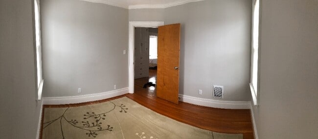 Building Photo - 1804 Storrs Ave