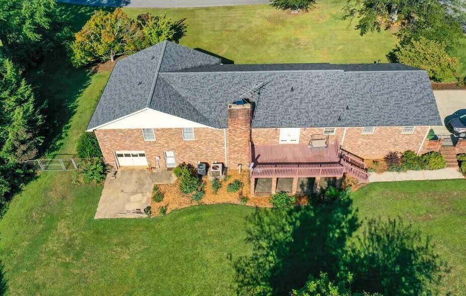 Building Photo - 404 Mount Vernon Rd