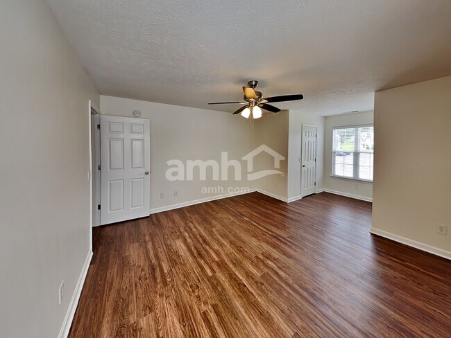 Building Photo - 615 Glen Valley Trl