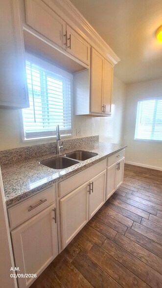 Building Photo - 4003 W 163rd St