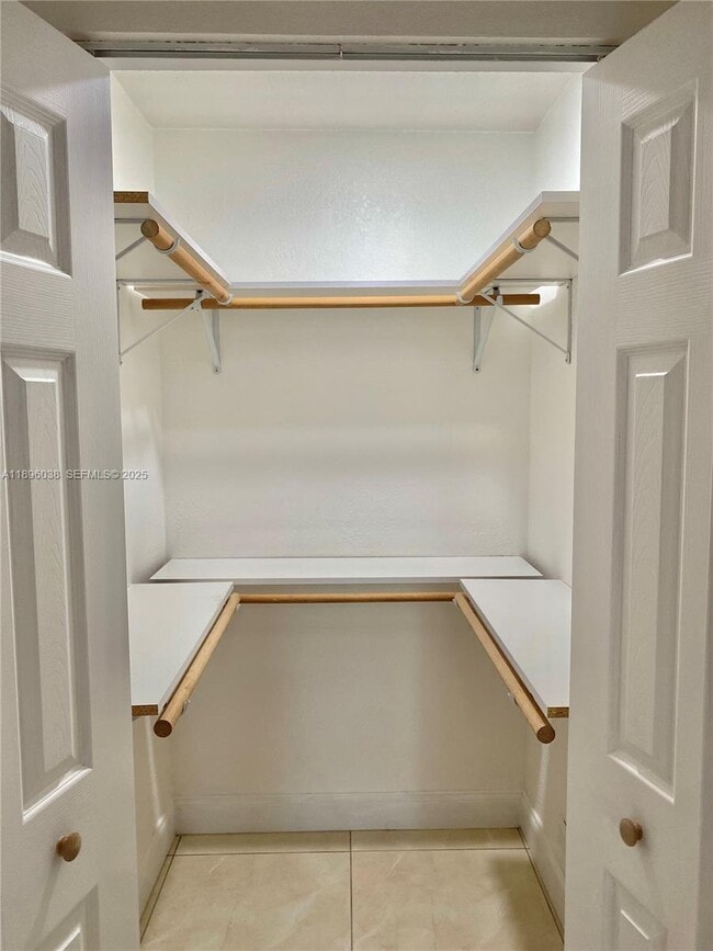 Building Photo - 12 Andros Rd