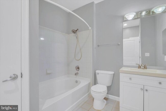 Building Photo - 7923 Eastern Ave NW