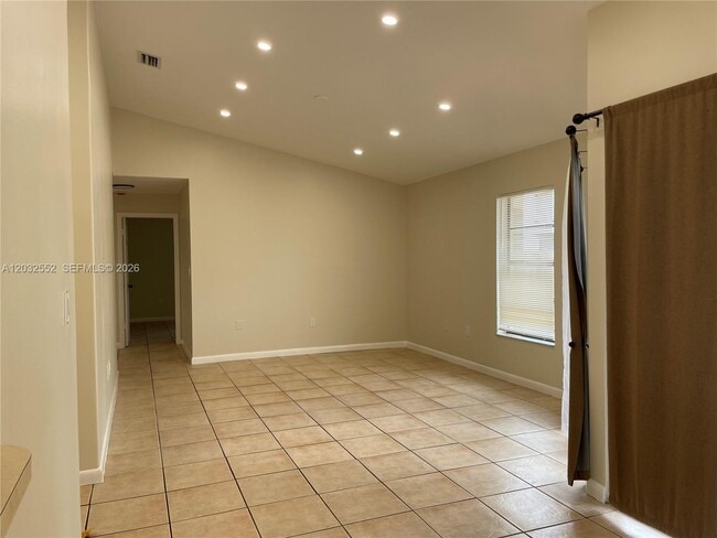 Building Photo - 1511 San Remo Cir