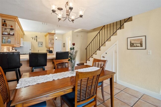 Building Photo - 6703 N Kendall Dr