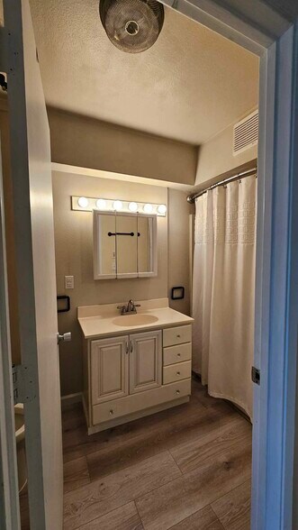 Building Photo - 1047 Wharf St