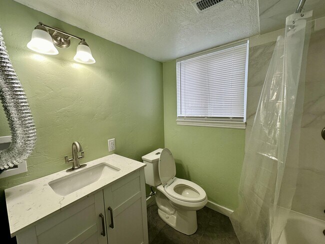 Building Photo - 8324 S Carmen Ct