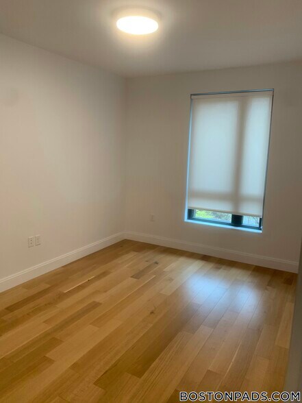 Building Photo - 150 Camden St