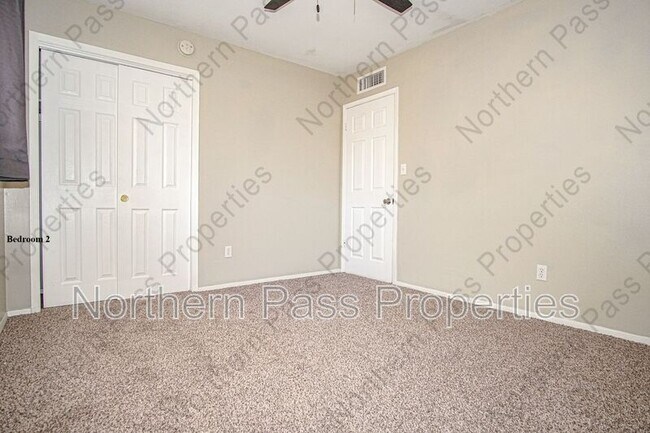 Building Photo - 5125 Round Rock Dr