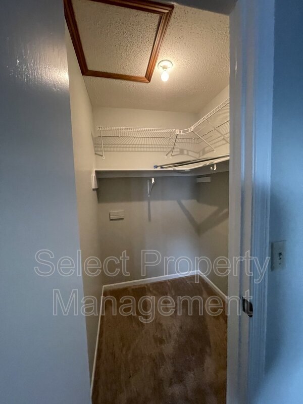Building Photo - 5440 Evard Rd