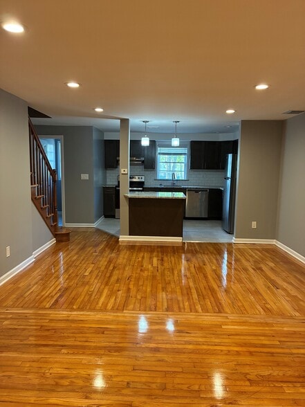 Building Photo - 30 Mansfield Dr