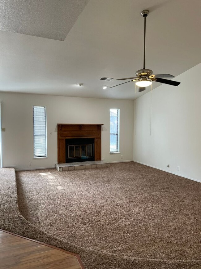 Building Photo - Charming 4-Bedroom, 2-Bathroom Home – Your Perfect Summer Move-In!