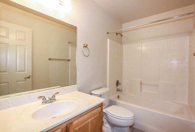 Building Photo - 8509 E Leigh Dr