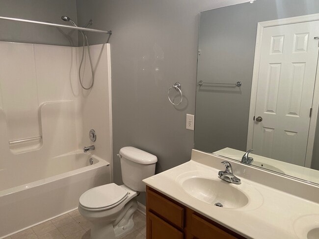 Building Photo - 83 Myatt Ct