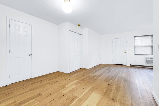 Building Photo - 673 Bergen St