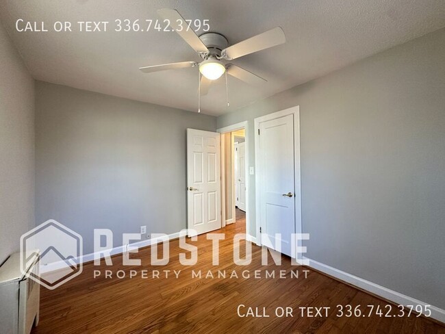 Building Photo - 2 Bedroom, 1 Bath - Condominium