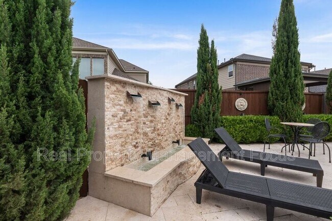 Building Photo - 3625 Funston Dr