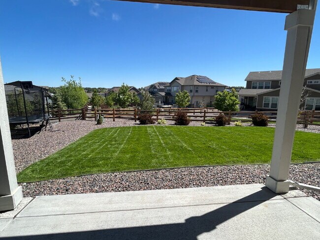 Building Photo - Wonderful 4 Bedroom/2 Bathroom with a Loft and Study in Whispering Pines!