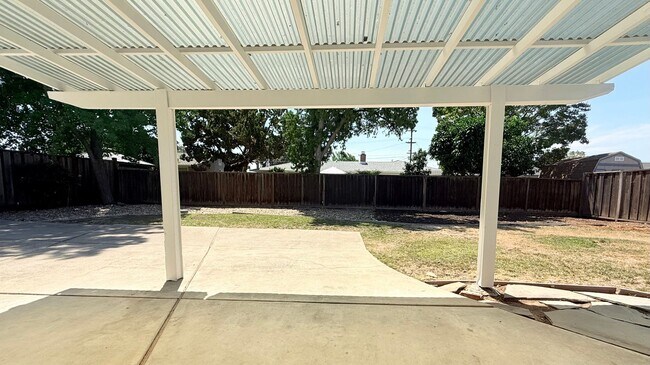 Building Photo - 1771 Lynwood Dr