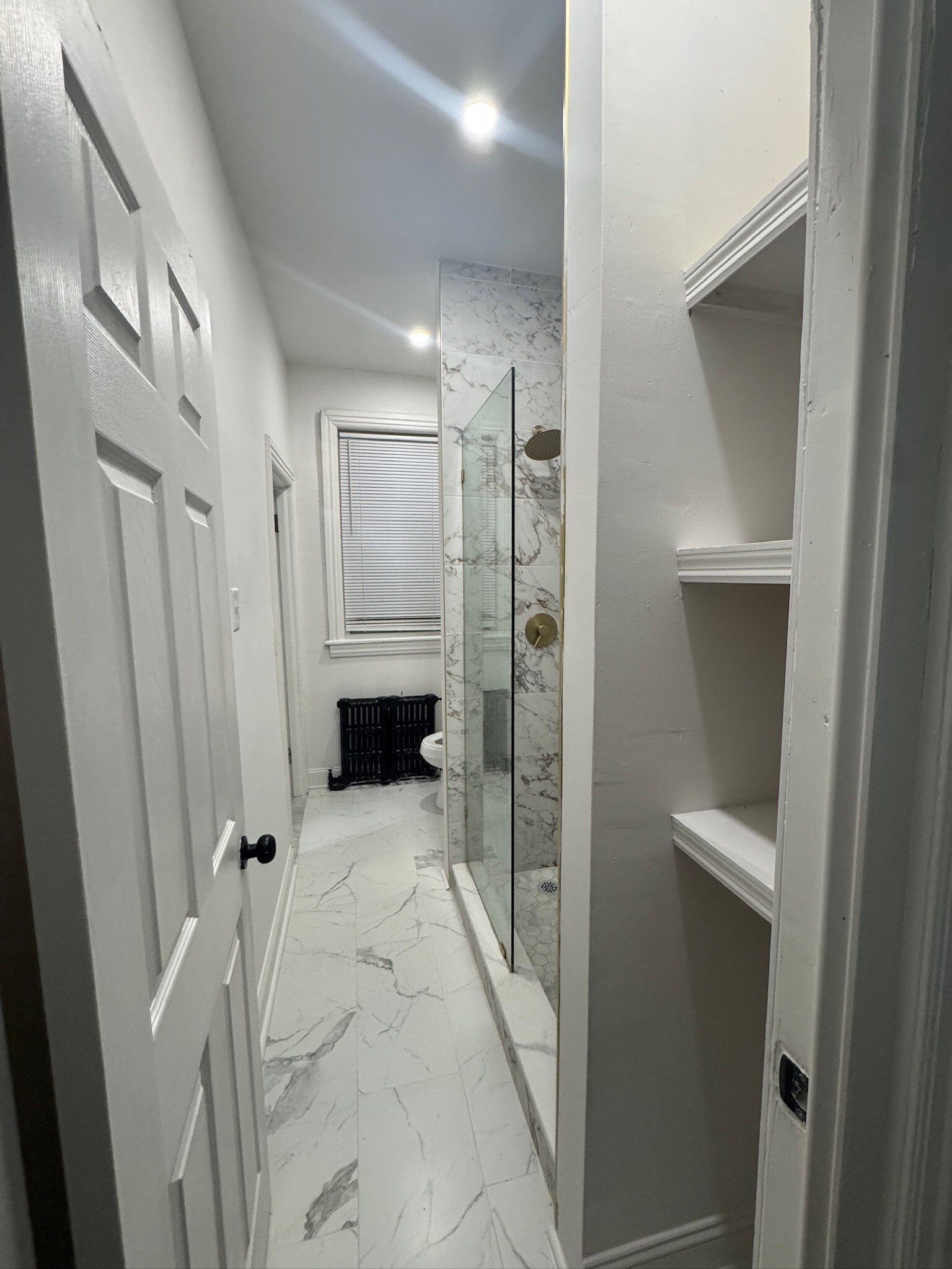 Shared Bathroom - 5409 Walnut St