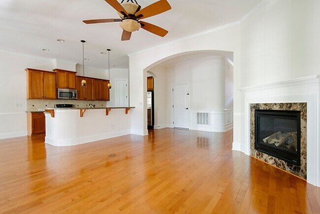 Building Photo - Gorgeous 3 Bedroom 2.5 Bathroom Townhome- Located in Stone Creek Village, Cary! Available August ...