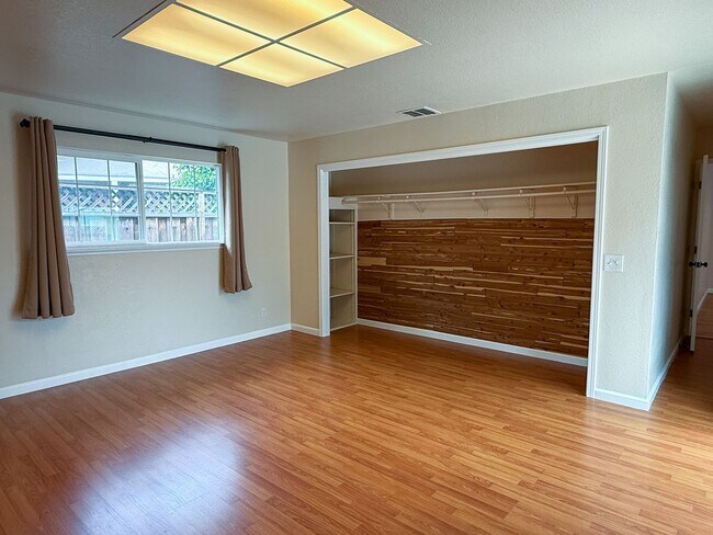 Building Photo - 1608 Ronald Ct