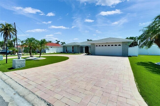 Building Photo - 1492 Sea Gull Dr S