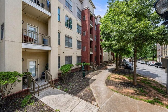Building Photo - 870 Mayson Turner Rd NW