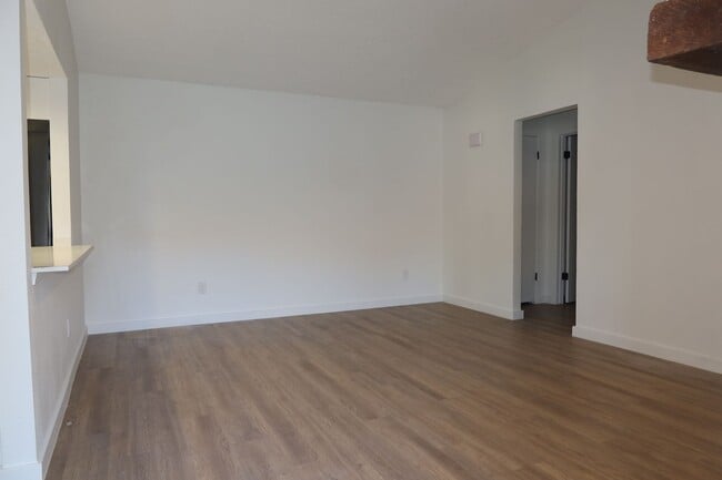 Building Photo - Aberdeen Duplex - 2Bd/2Ba - Remodeled - W/D - Fireplace - Garage - Fenced Patio - $1600