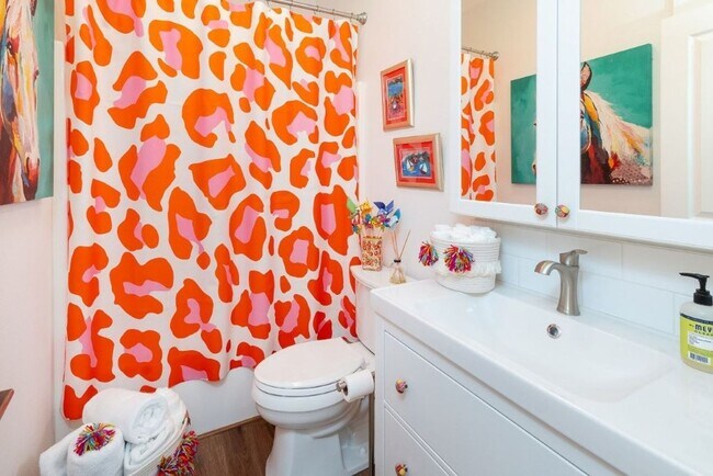 Building Photo - 61211 Fairfield Dr